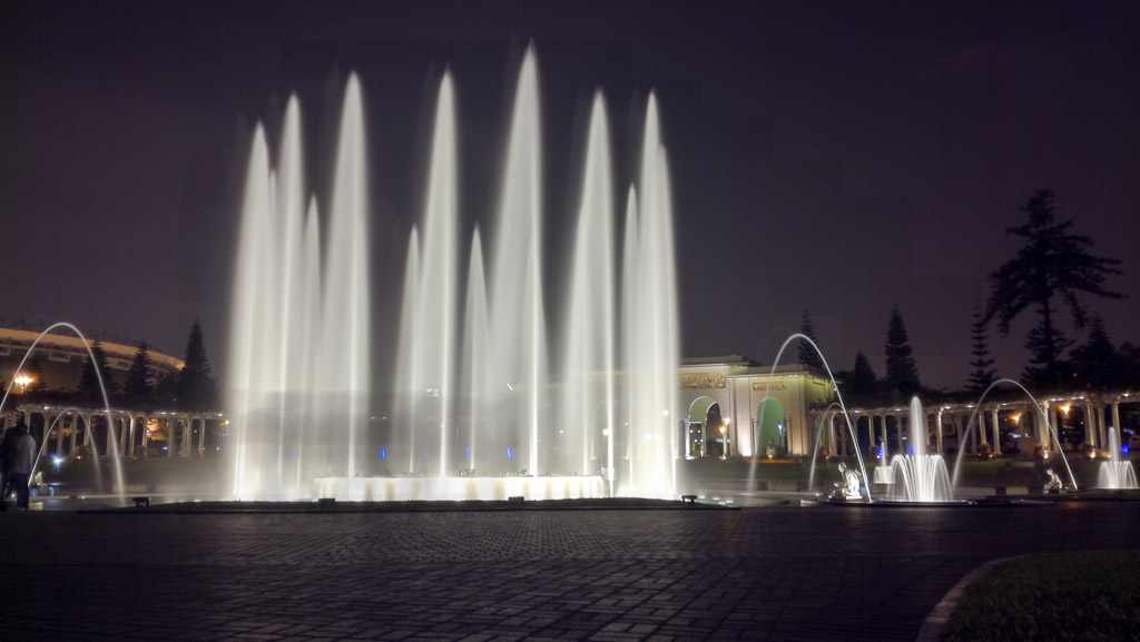 Magic circuit fountain show Lima Peru Guide 